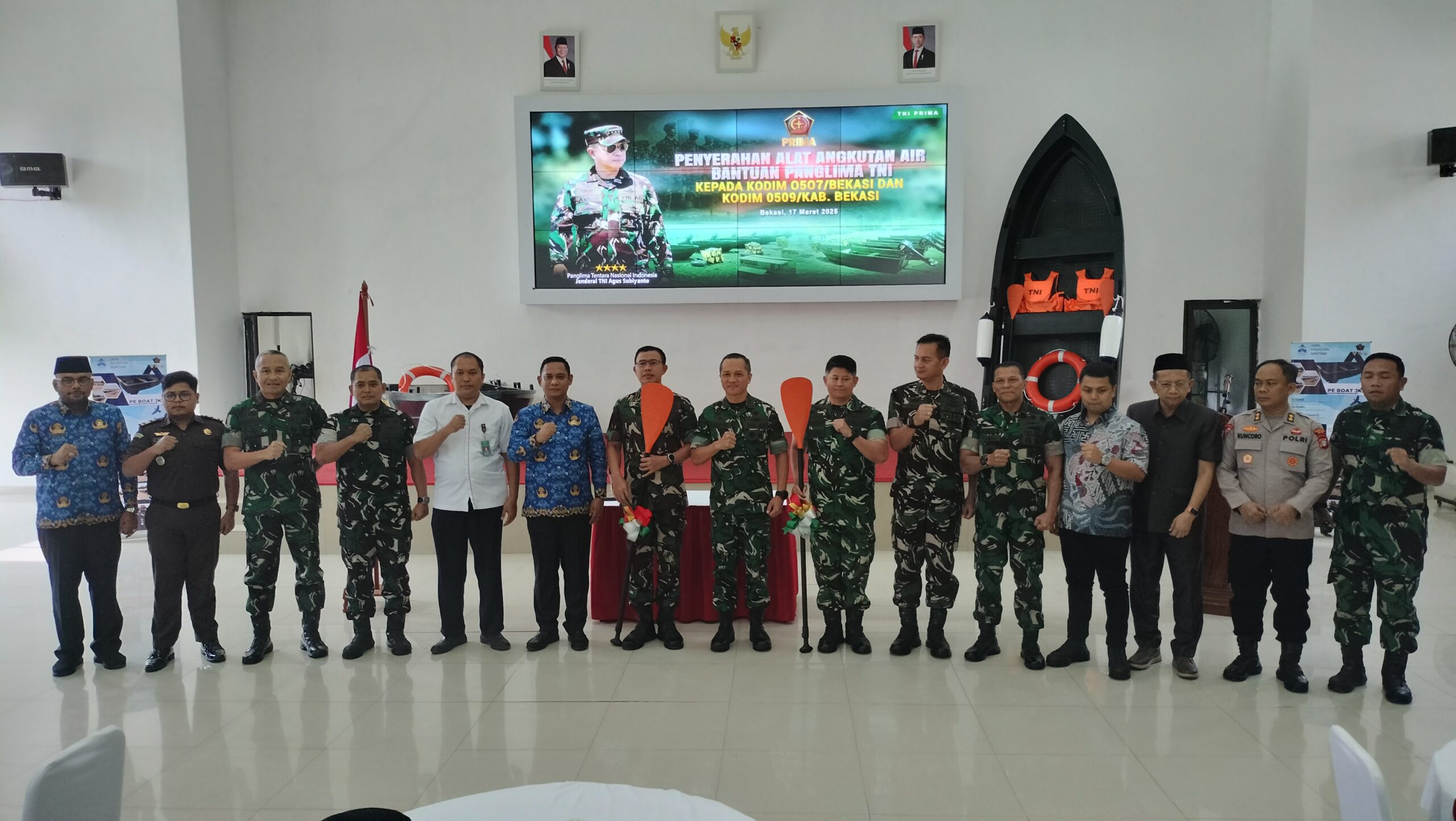 Kodim 0509 Kabupaten Bekasi Terima 20 Perahu Bantuan Dari Panglima TNI